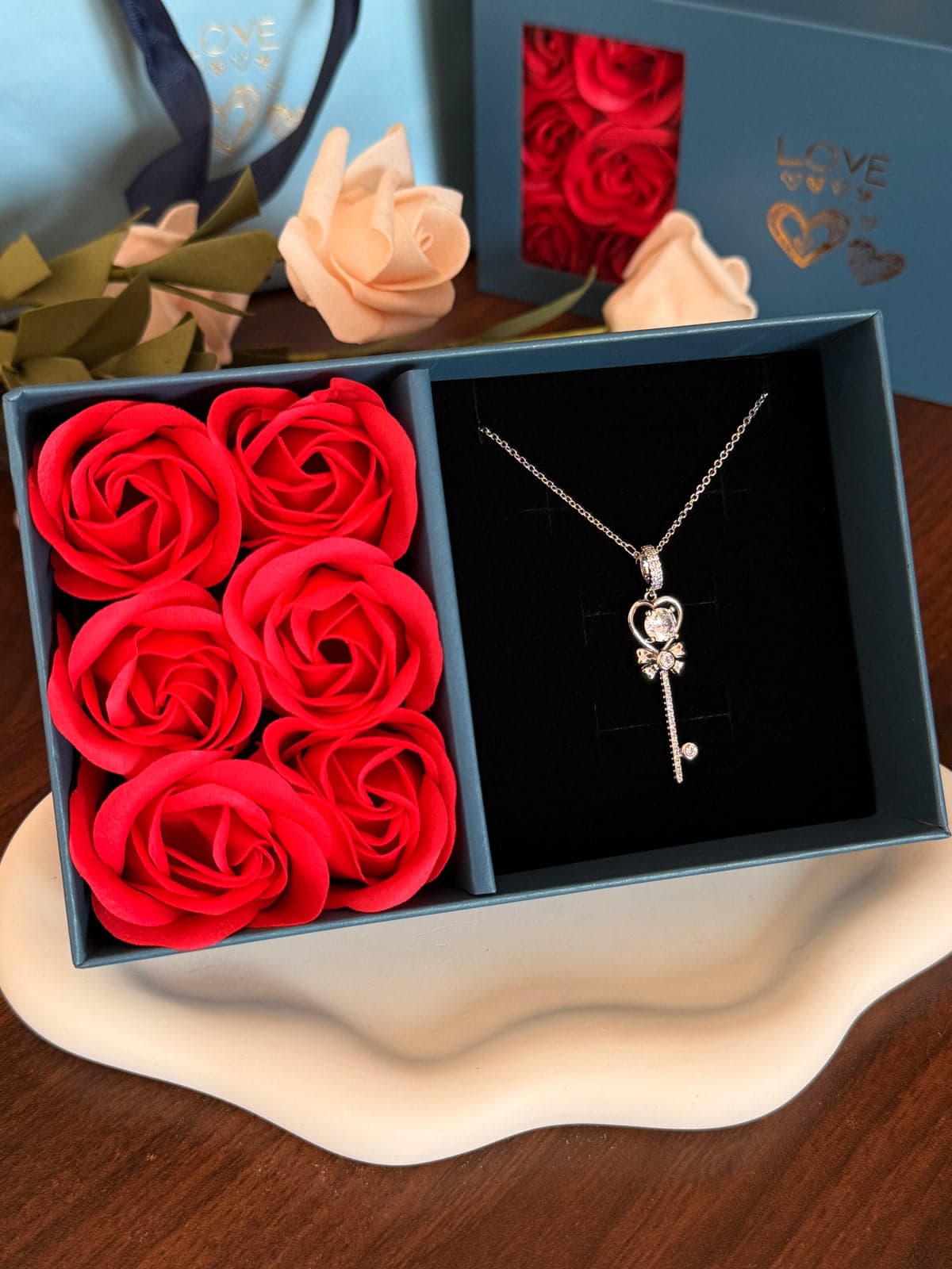 LUM KEY NECKLACE 🌹